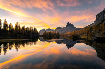 Federa lake during sunrise, with autumnal colors. Federa Lake, Cortina d'Ampezzo, Belluno province, Veneto, Italy - 551779171