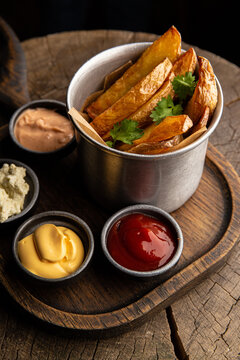 Rustic potatoes with a set of sauces