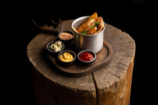 Rustic potatoes with a set of sauces