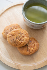 和菓子　たい焼きのお饅頭と緑茶