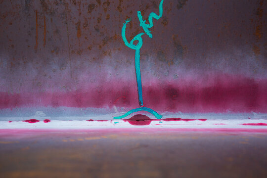 Defect colour red round indication and crack at butt weld