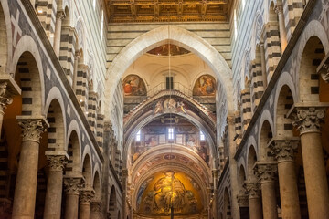 Obraz premium Pisa, Italy, 14 April 2022: Beautiful interior of the Pisa Cathedral