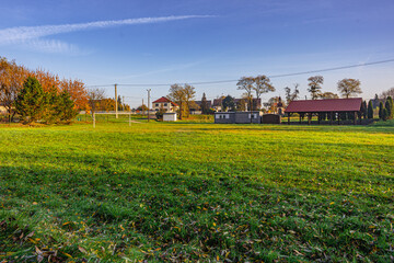 Boisko piłkarskie w małej wiosce Odra na południu Polski w gminie Gorzyce