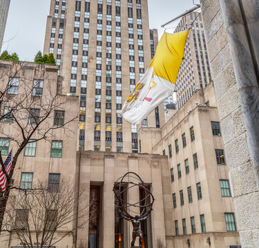 Atlas, A Bronze Statue In Rockefeller Center, New York, USA