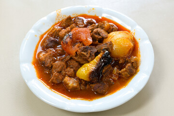 Sauteed chicken with carrots and peas ( Turkish ; Et, Tavuk Sote, guvec  )