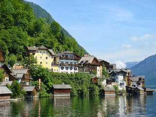Fototapeta na wymiar Beautiful view of lake and town on a summer day. Hallstatt. Austria.
