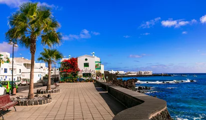 Wandcirkels plexiglas Lanzarote scenic places. view of Punta Mujeres traditional fishing village with crystal sea and white houses. popular  for natural swim pools. Canary islands travel © Freesurf