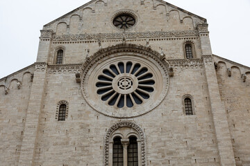 Fototapeta na wymiar Details from exterior of Cathedral basilic of city of Bari
