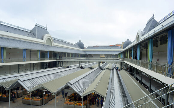 Bolhao Market in Porto first floor architecture inside view