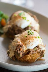 Eggs benedict
