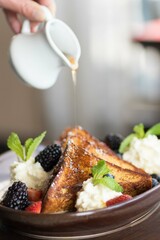 french toast with berries