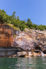 Fototapeta premium Natural arches and sea caves along Lake Superior at Pictured Rocks National Lakeshore