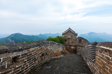 Great Wall in China，The Great Wall and the beautiful clouds in the morning