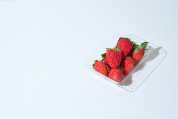 パック詰めの苺