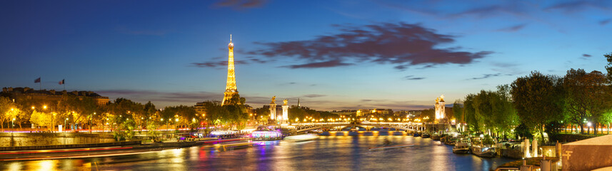 Fototapeta na wymiar Sunset skyline panorama of Paris near seine river at sunset