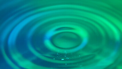 水面で跳ねる水滴　環境イメージ