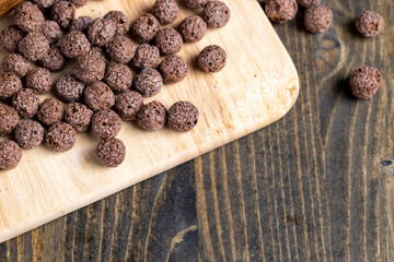 chocolate balls are used as a dry breakfast with the addition of milk or yogurt