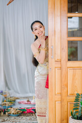 Thai Woman drees wedding Thai style