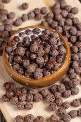 chocolate balls are used as a dry breakfast with the addition of milk or yogurt