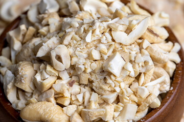 ready to eat and peeled cashew nuts