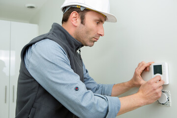 installing a programmable room thermostat