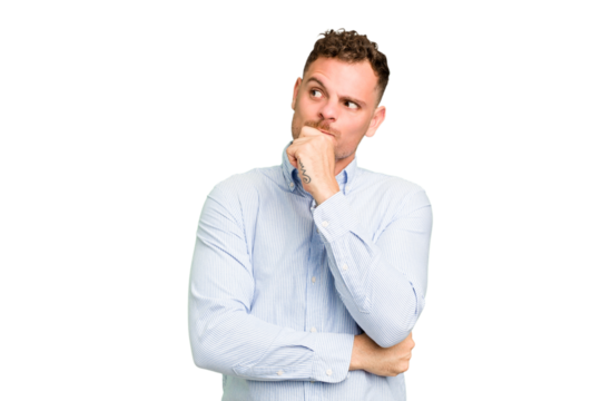 Young caucasian handsome man isolated looking sideways with doubtful and skeptical expression.