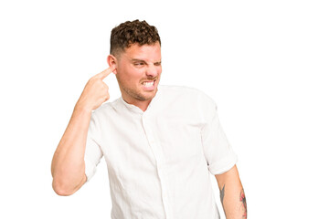 Obraz premium Young caucasian handsome man isolated covering ears with hands.
