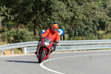 moto rodando en madrid