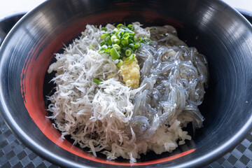 しらす丼