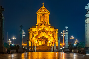 Obraz premium The Holy Trinity Cathedral of Tbilisi at night, Tbilisi, Georgia