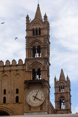 Fototapeta na wymiar art clock tower of the Basilica Palermo