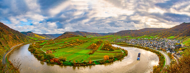 Moselschleife  Bremm