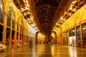 Fototapeta premium Night colonade