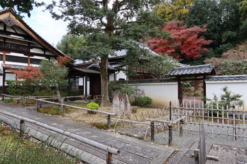A Japanese temple in Kyoto : a scene of the precincts of Gesshin-in Subordinate Temple 京都のお寺：塔頭月真院の境内風景