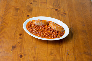 salsiccia e fagioli, salsiccia, fagioli, italia, far west, cinema, west, tipico, rustico,  saporito, povero, ingredienti, Cipolle, Fagioli, Passata di pomodoro, Passata, pomodoro, Rosmarino, pepe, pep