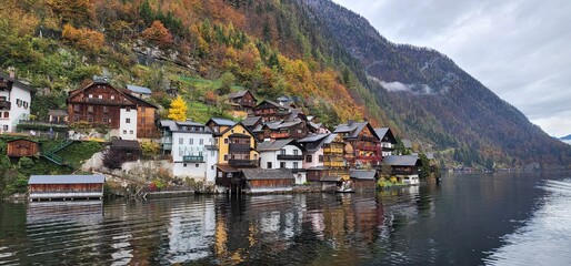 Fototapeta premium houses on the river