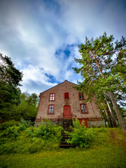 Fototapeta na wymiar old house on the island of Oscarborg Norway