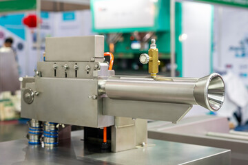 inlet gate of automatic high speed sausage peeler machine for peel off sausage inedible plastic or cellulose casing for food industrial