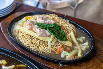 Deep Fry Noodles with Vegetables