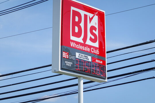 Sign For BJs Gas Station Showing Member Prices. Bjs Offers Cheaper Prices To It's Members