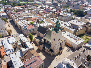 Obraz premium Ukraine, Lviv city center, old architecture, drone photo, bird's eye view.