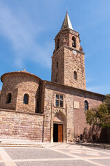 Fototapeta na wymiar Notre-Dame and Saint-Leonce Cathedral of Frejus (Var, Provence-Alpes-Cotes-d’Azur, France)