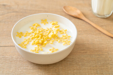 cereals with fresh milk