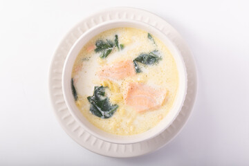サーモンとほうれん草のクリームスープパスタ