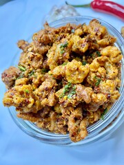 Crispy chicken intestine, chilli and garlic