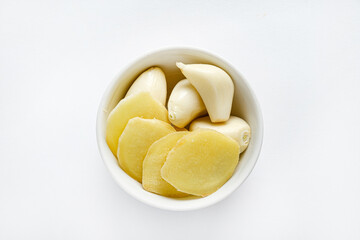 garlic and ginger in bowl