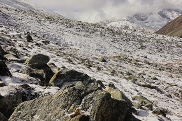 scenic view of himalaya mountains and himalayan boulder zone near zero point in north sikkim, india