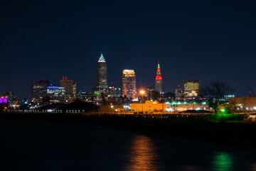 Obraz na płótnie Canvas Colorful nighttime photo of city lights.
