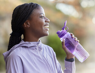Black woman, water bottle and fitness run outdoor, relaxing and happy smile for healthy and wellness lifestyle in nature. Gen z female, hydrate and drink after exercise, cardio workout and happiness - obrazy, fototapety, plakaty