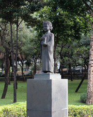 monument to the cattleya city park